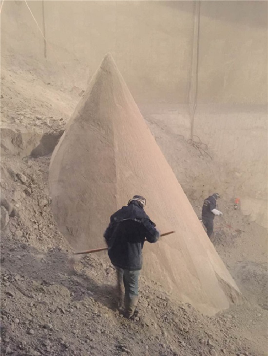 平度水泥庫清灰:專業(yè)清理,筑就綠色發(fā)展