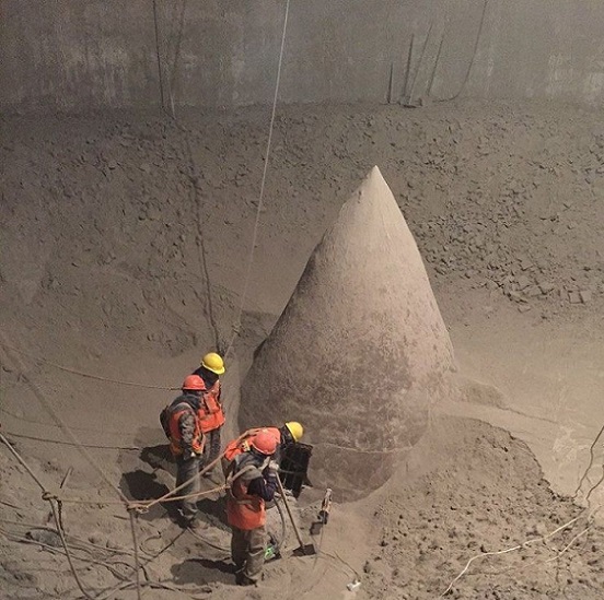 昆明水泥庫清灰公司:如何實現(xiàn)安全與環(huán)保的雙贏策略